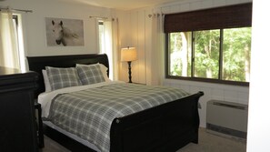 3 bedrooms, desk, free WiFi, bed sheets