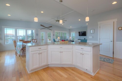 5BR/4.5BA Home - Pool,Hot Tub,Outdoor Bar,Elevator-Close to Beach-Sleeps16