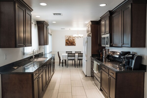 Fridge, microwave, oven, stovetop - Old Town Scottsdale 5-bedroom hot tub pool putting green pool table = FUN! (Scottsdale)