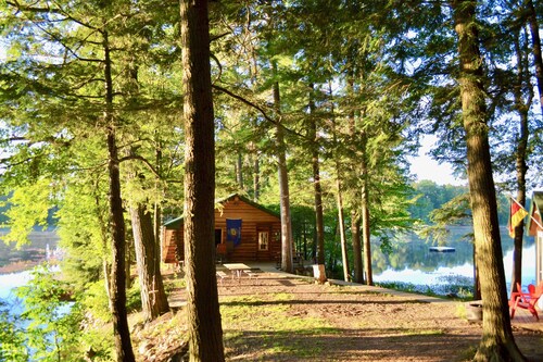 LAKE CABIN - TIMELESS BEAUTY Nestled 15' Feet Away from Water On 150' Peninsula