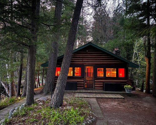 WATERFRONT LAKE CABIN - Nestled 15' Feet Away from Water On 150' Peninsula