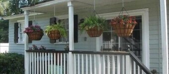 Great Downtown Condo With Pool!