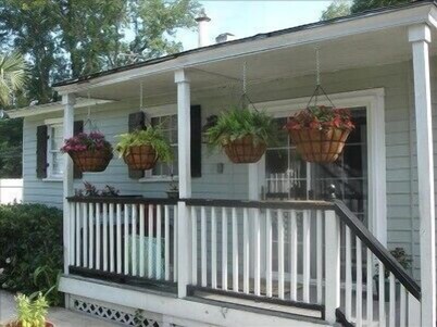 Great Downtown Condo With Pool!