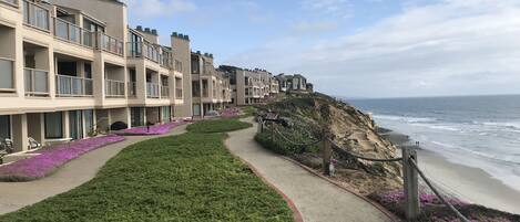 Am Strand, Liegestühle, Strandtücher