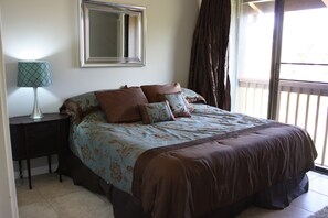 1 bedroom, desk, iron/ironing board, travel cot - Comfortable Condo on Turtle Bay Golf Course Sleeps 5 (Kahuku)