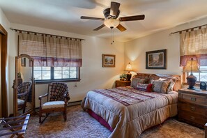 4 quartos, acesso à internet, roupa de cama