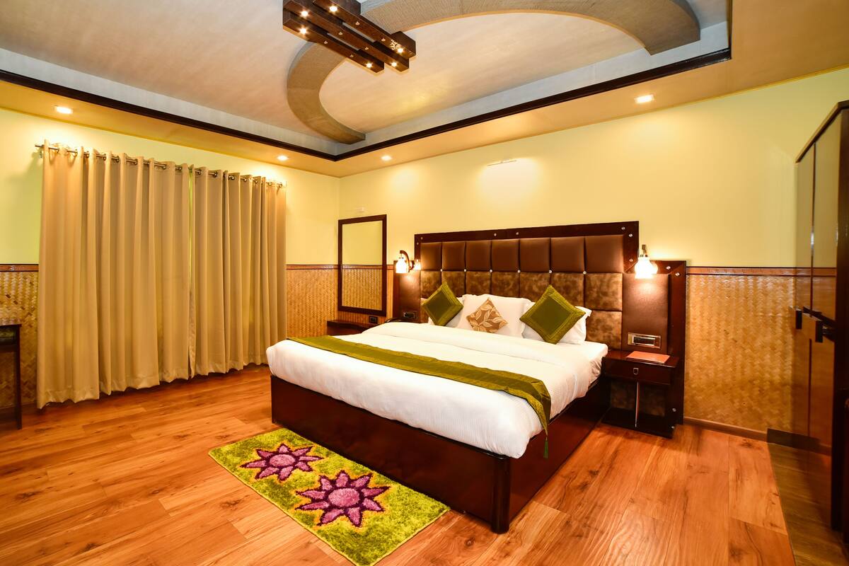 Iron/ironing board, rollaway beds, free WiFi, bed sheets