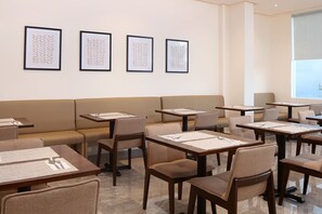 Restaurant - Capital O 827 Speciale Hotel (Rosario)