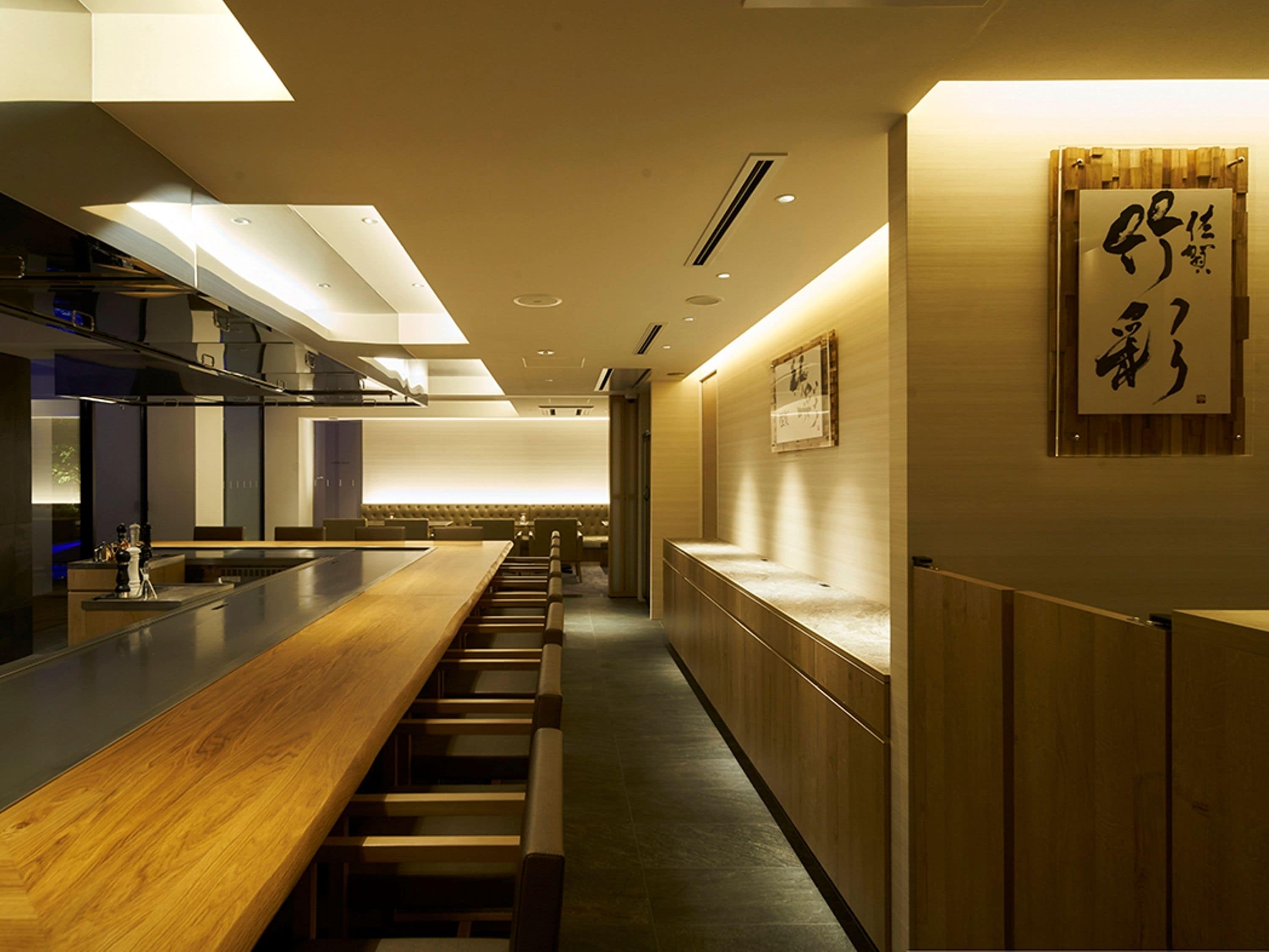 2 restaurants, lunch, dinner served; asian cuisine