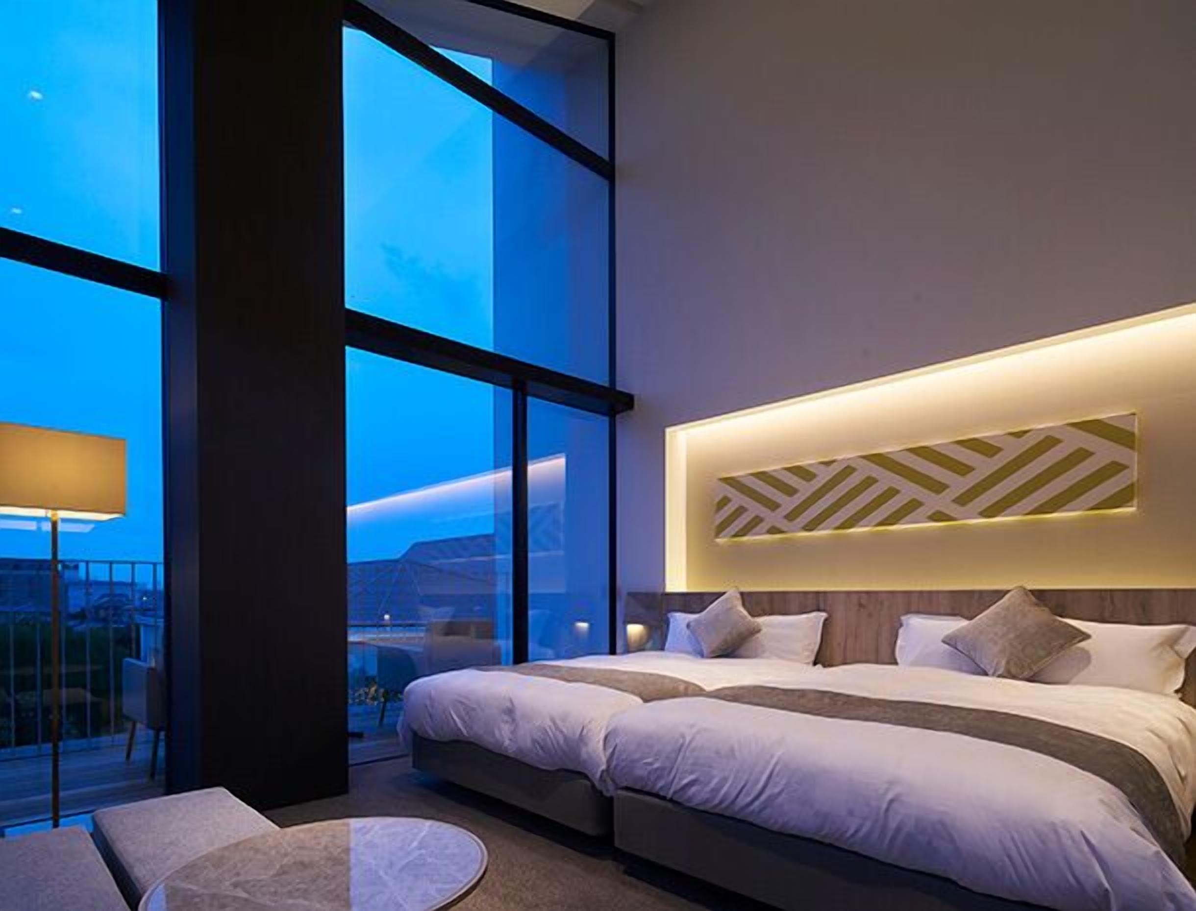 高級寝具、セーフティボックス (室内)、デスク、WiFi (無料)