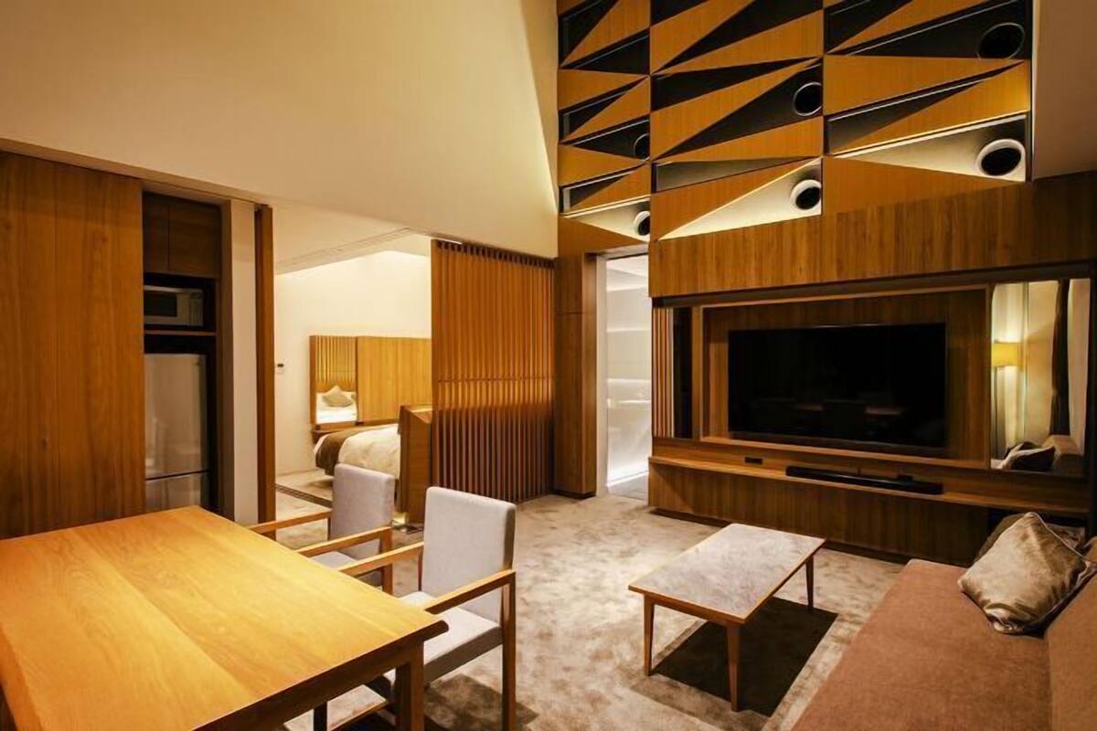 Spiseområde | 2 restauranter; serverer frokost, aftensmad og asiatiske retter