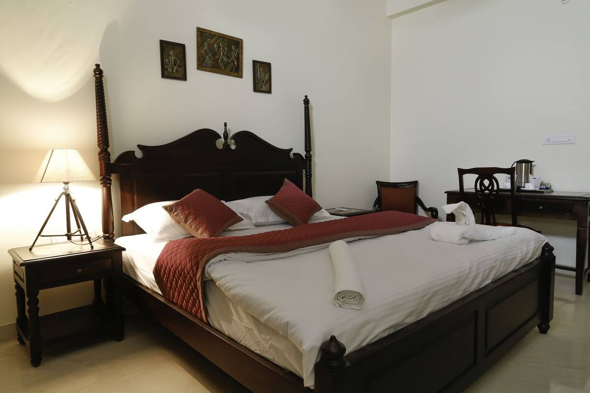 Iron/ironing board, rollaway beds, free WiFi, bed sheets