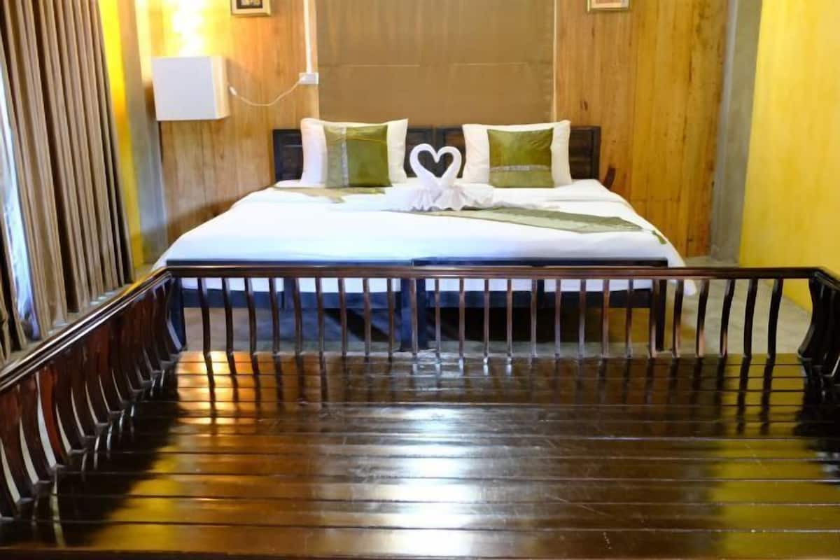 Premium bedding, desk, blackout curtains, soundproofing