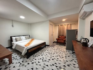 Premium bedding, desk, blackout curtains, soundproofing - Baan9Nan Guest Home in Nan City (Nan)
