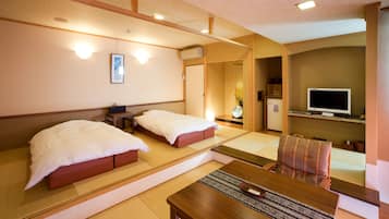 Japanese Style Twin Room 601 with Living Room, Smoking | Free WiFi