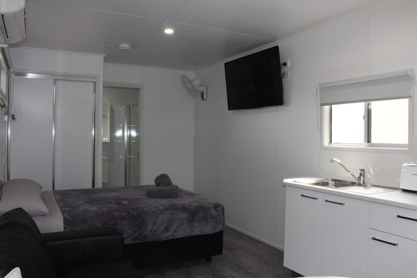 Queen Studio | Individually decorated, individually furnished, free WiFi, bed sheets