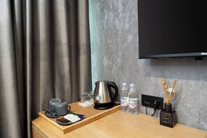 Smart TV 43-inci dengan saluran TV satelit dan TV