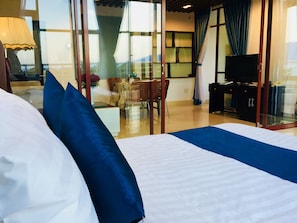 Panoramic Suite, Partial Ocean View - Anh Tu Hotel (Da Nang)