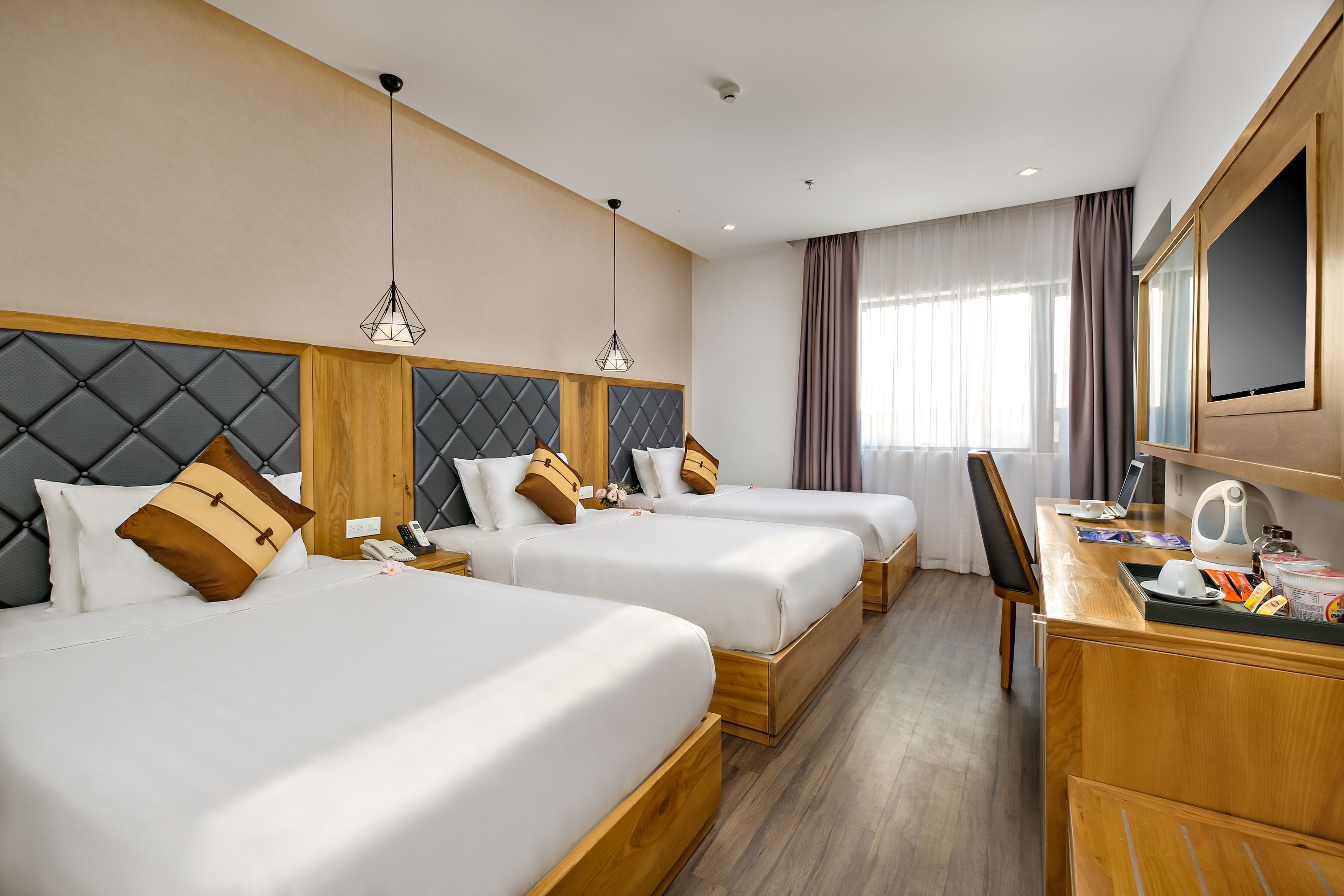 deluxe triple room | 1 bedroom, premium bedding, minibar, in-room safe