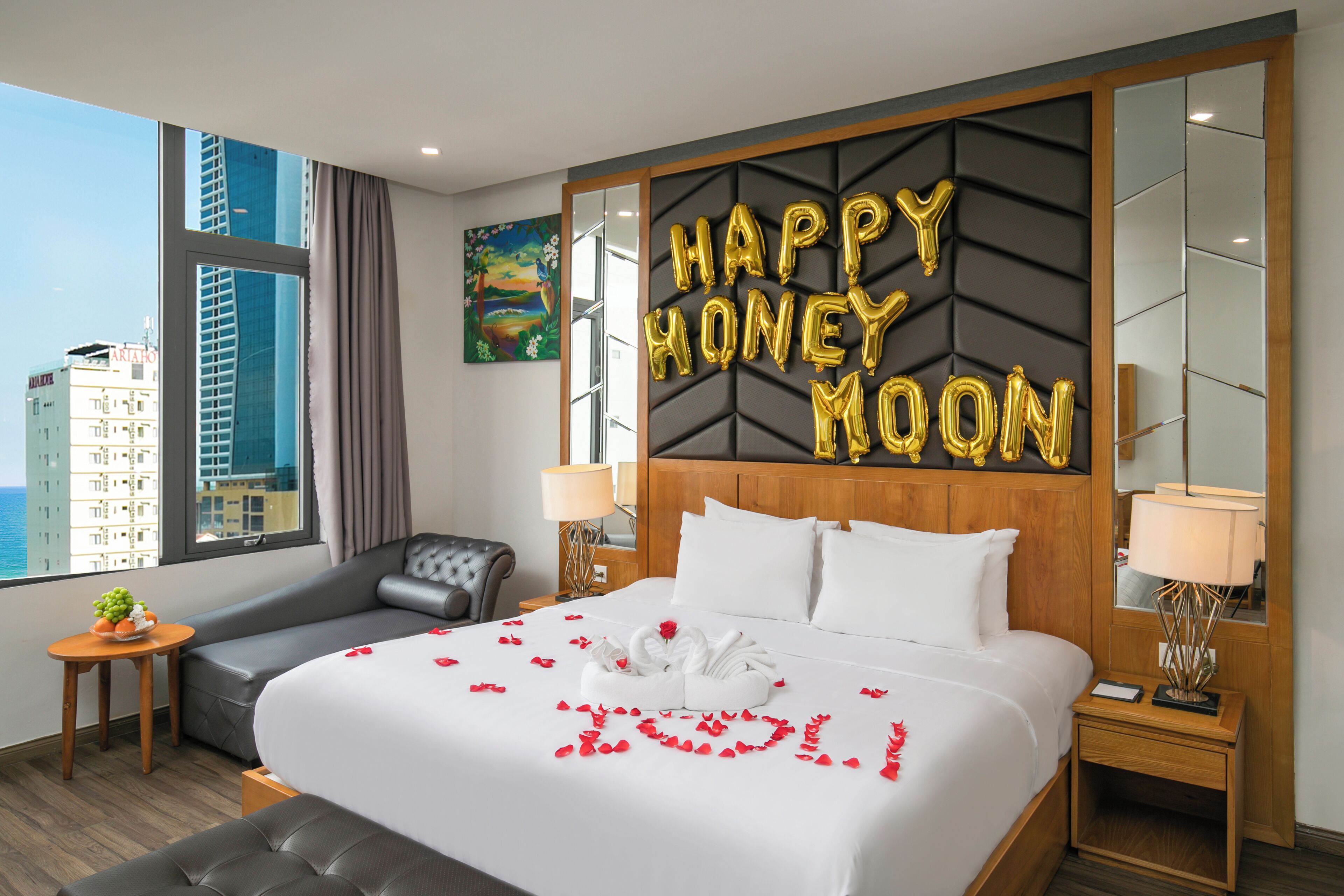 1 bedroom, premium bedding, minibar, in-room safe