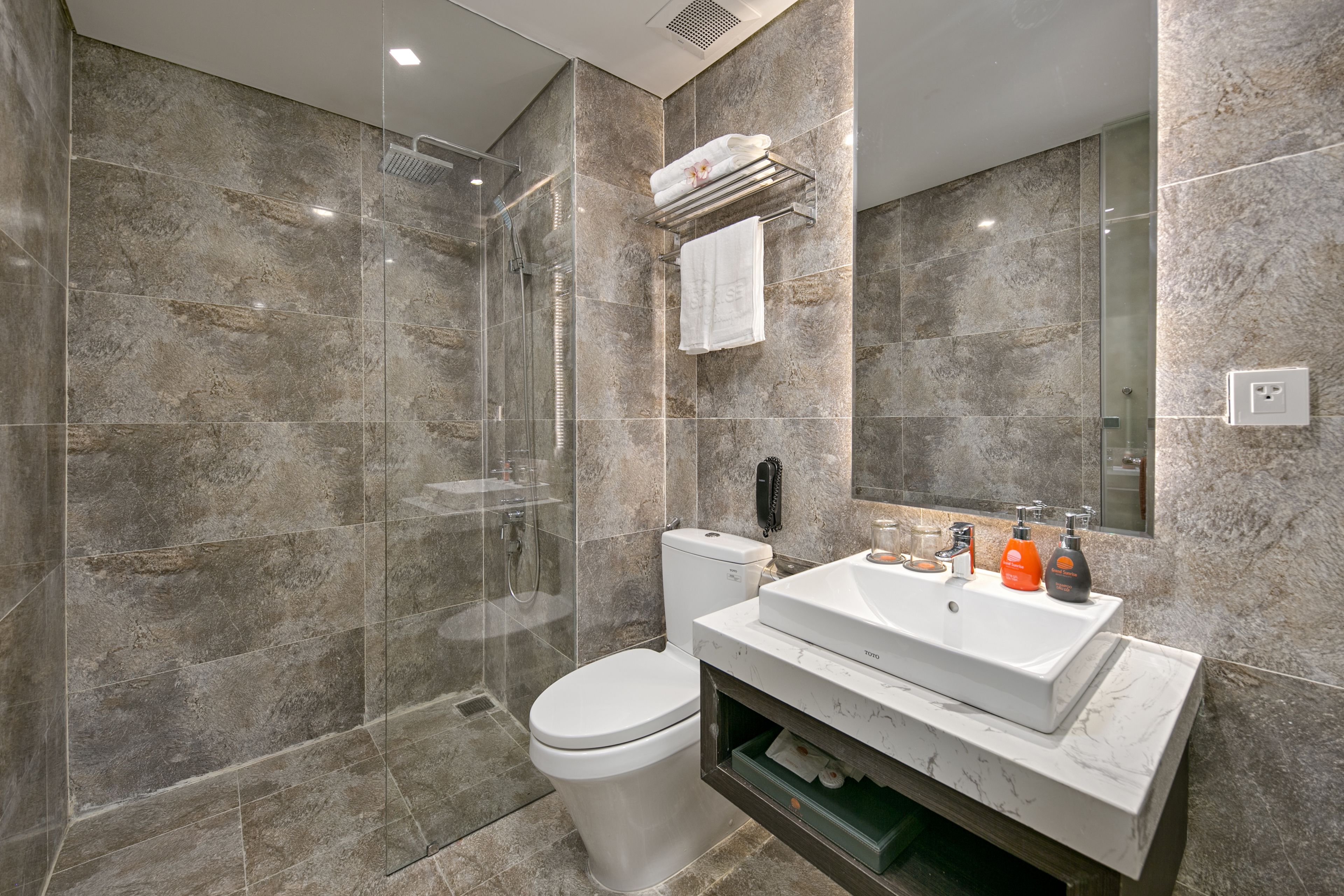 rainfall showerhead, free toiletries, hair dryer, bathrobes