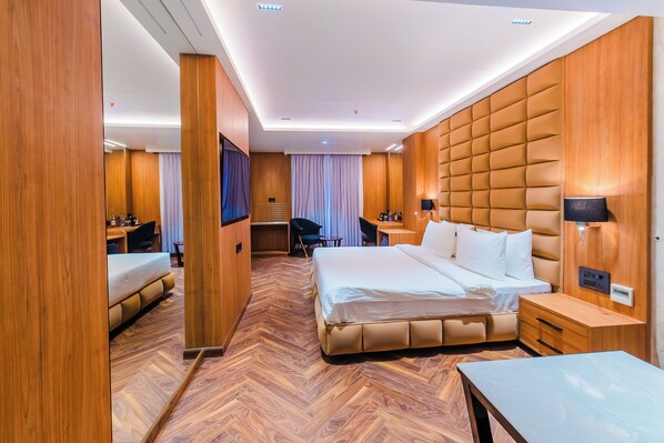 Chambre Double Majestueuse, 1 très grand lit, vue ville | Draps en coton égyptien, literie de qualité supérieure