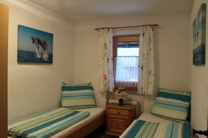 2 Schlafzimmer, Internetzugang, Bettwäsche