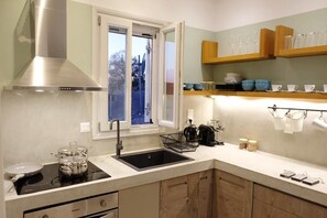 Luxury-Apartment, Mehrere Betten, Nichtraucher | Eigene Küche | Kühlschrank, Ofen, Herdplatte, Wasserkocher mit Kaffee-/Teezubehör