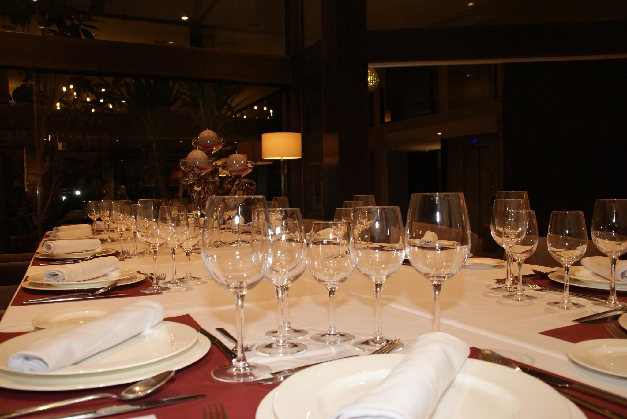 breakfast, lunch and dinner served