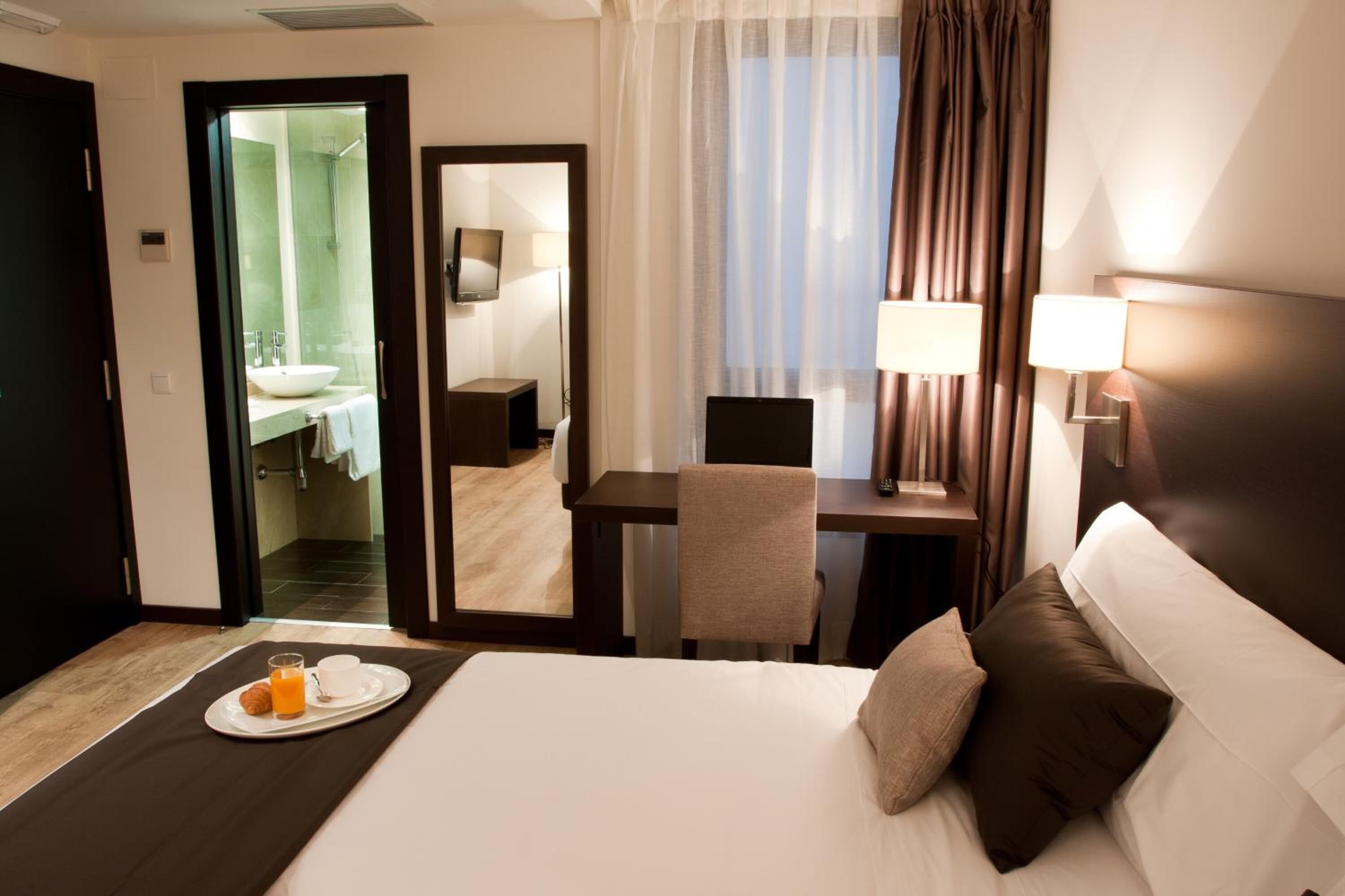 minibar, in-room safe, desk, soundproofing