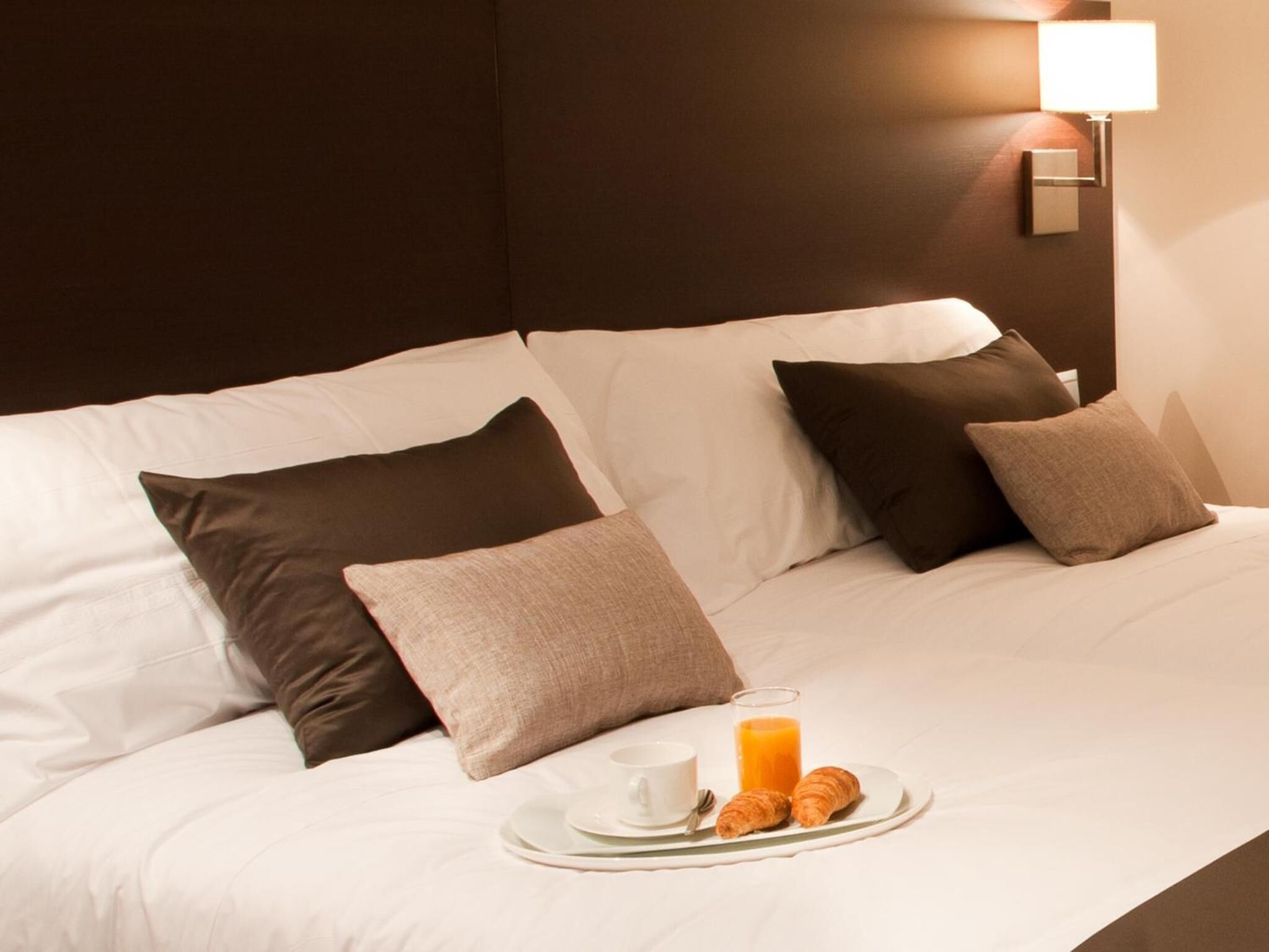 minibar, in-room safe, desk, soundproofing