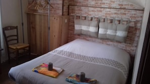 Kamar Double | Setrika/meja setrika, Wi-Fi gratis, dan seprai linen