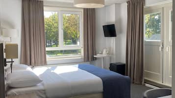 Superior Double or Twin Room, Bathtub, Garden View | 2 bedrooms, in-room safe, individually decorated, individually furnished
