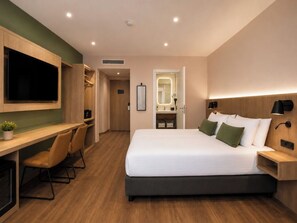 Executive Double Room | Individually decorated, individually furnished, desk, laptop workspace - Hotel and Restaurant van Saaze (Kraggenburg)