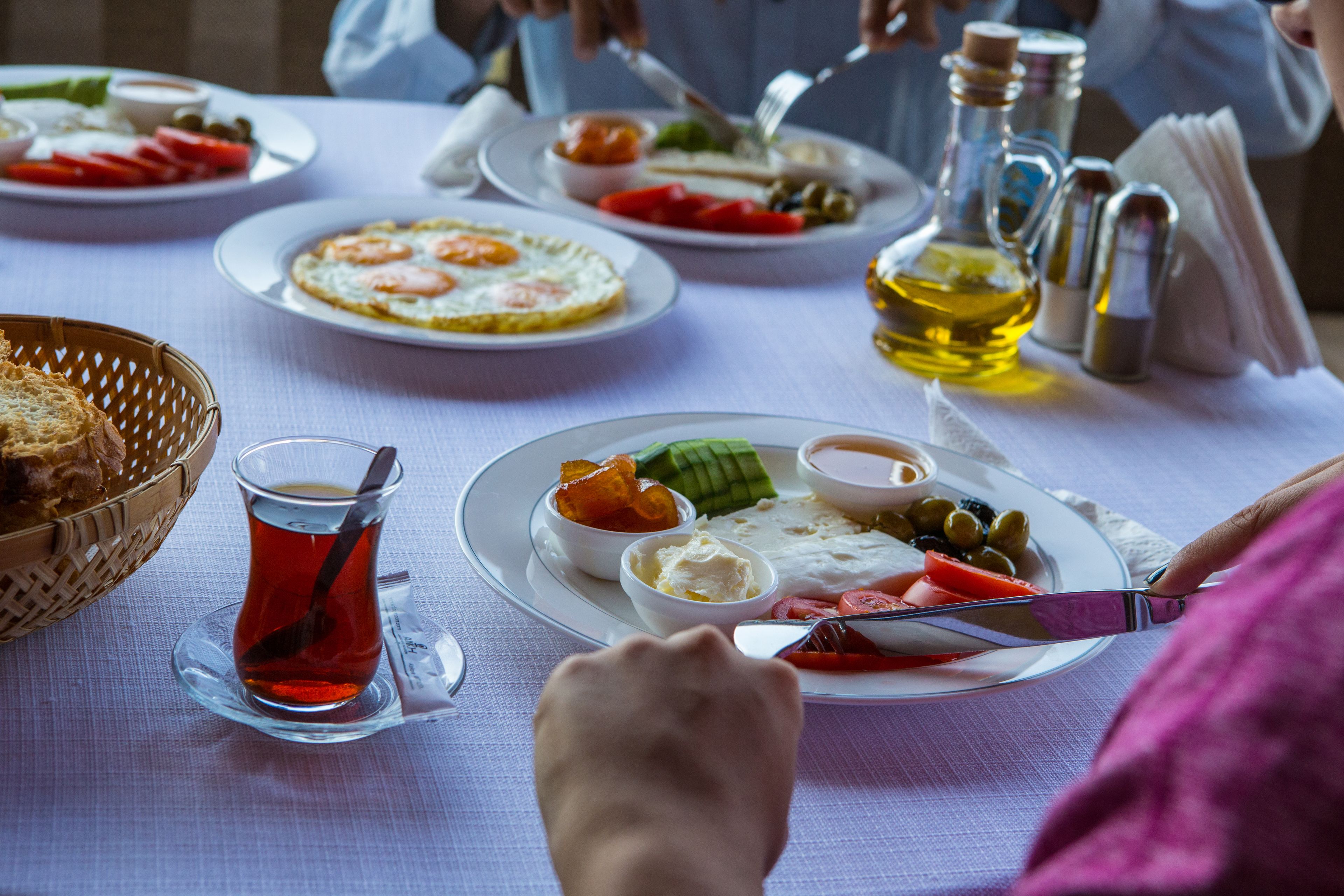 breakfast, lunch, dinner served; seafood