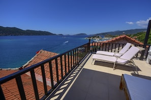 Ankh Deluxe 8 | In-room safe, desk, soundproofing, free WiFi - Ankh Pension (Demre)