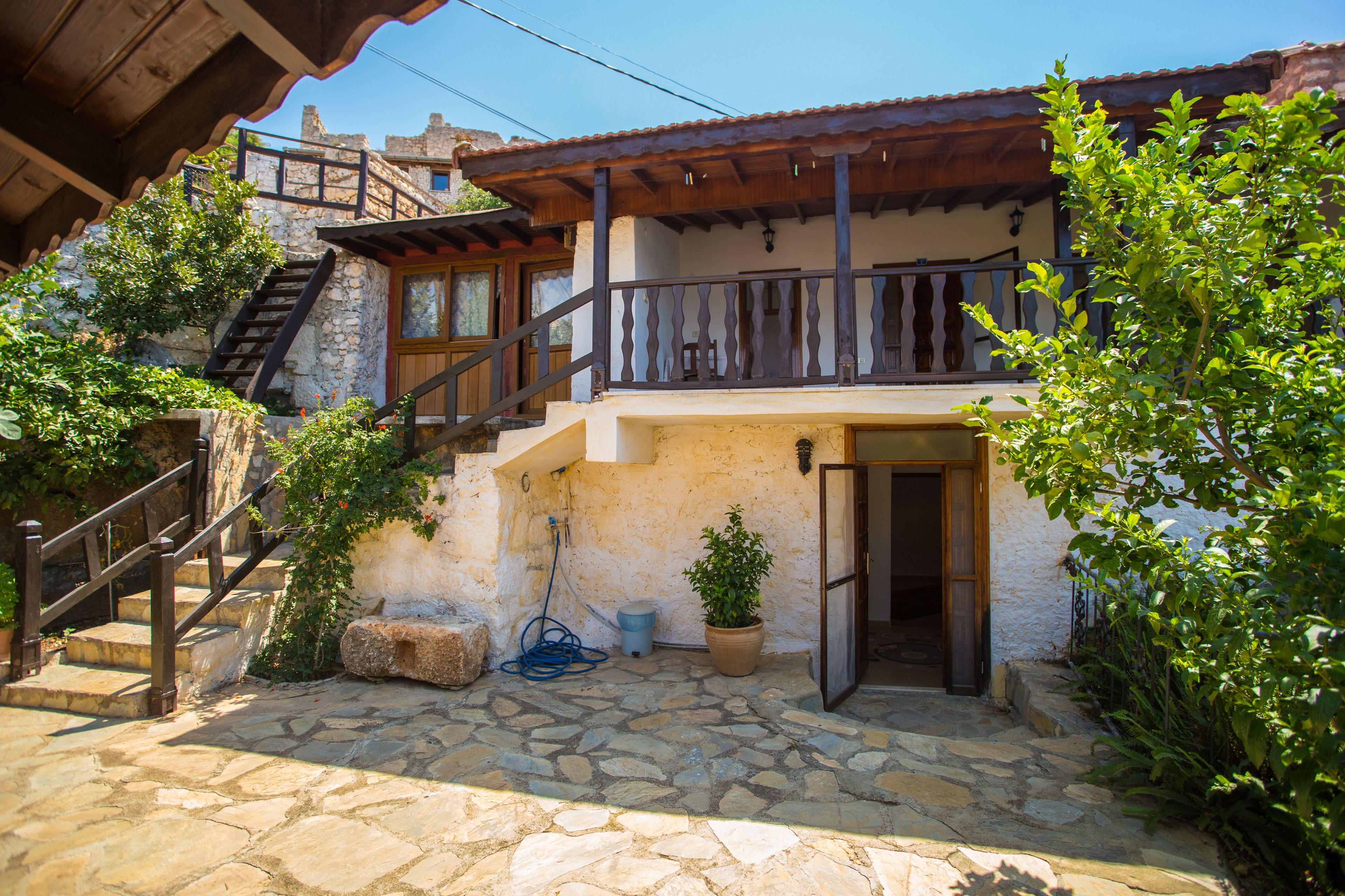 garden deluxe 11 | in-room safe, desk, soundproofing, free wifi