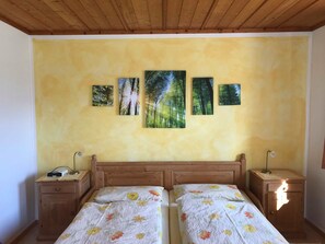 Double Room | Free WiFi, bed sheets