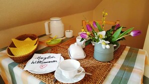 Unclassified image, 2 of 21, button