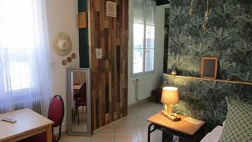 Rideaux occultants, Wi-Fi gratuit, draps fournis