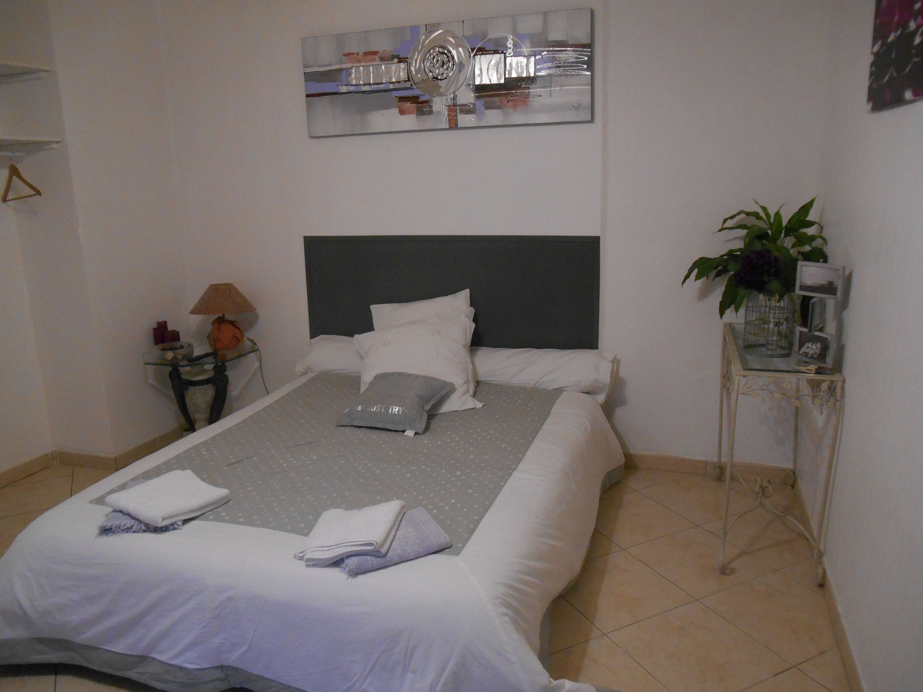 Blackout curtains, free WiFi, bed sheets