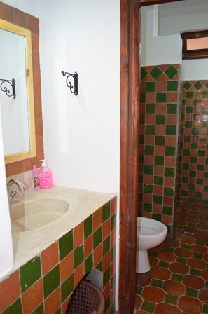 淋浴设施、毛巾