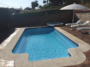 Outdoor pool, pool loungers