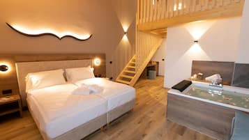 Dreibettzimmer | Zimmersafe, Schreibtisch, schallisolierte Zimmer, kostenlose Babybetten
