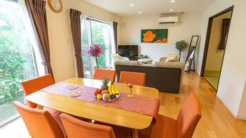 Villa (Pineapple) | Safe på rommet, skrivebord, blendingsgardiner og wi-fi (inkludert)