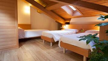 Cots/infant beds, free WiFi, bed sheets