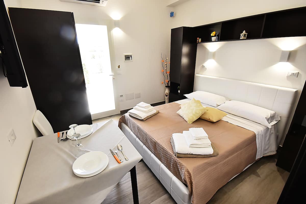 Chambre Double | Minibar, bureau, chambres insonorisées, lits bébé (gratuits)