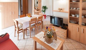 Apartment (6) | In-room dining - Appartamenti Enrosadira (Rocca Pietore)