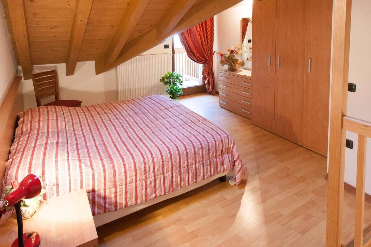 In-room safe, iron/ironing board, cots/infant beds, free WiFi