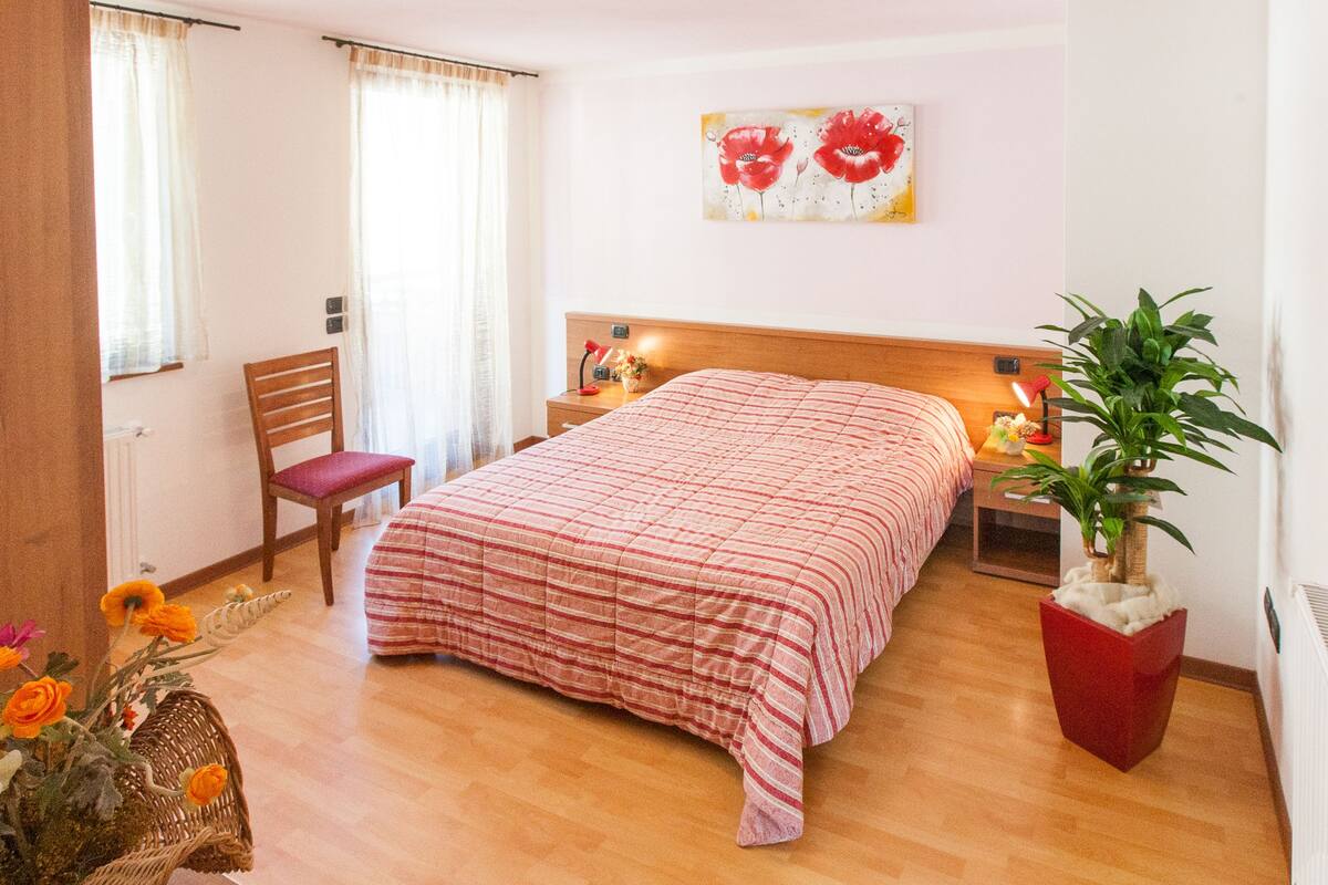 Apartment (4) | In-room safe, iron/ironing board, cots/infant beds, free WiFi